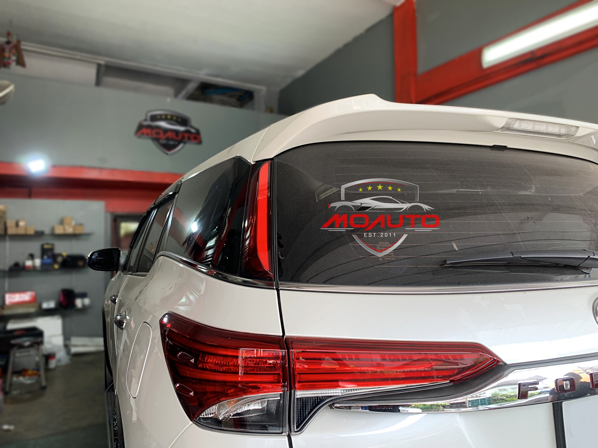 ไฟเสาท้ายรถ LED New Fortuner