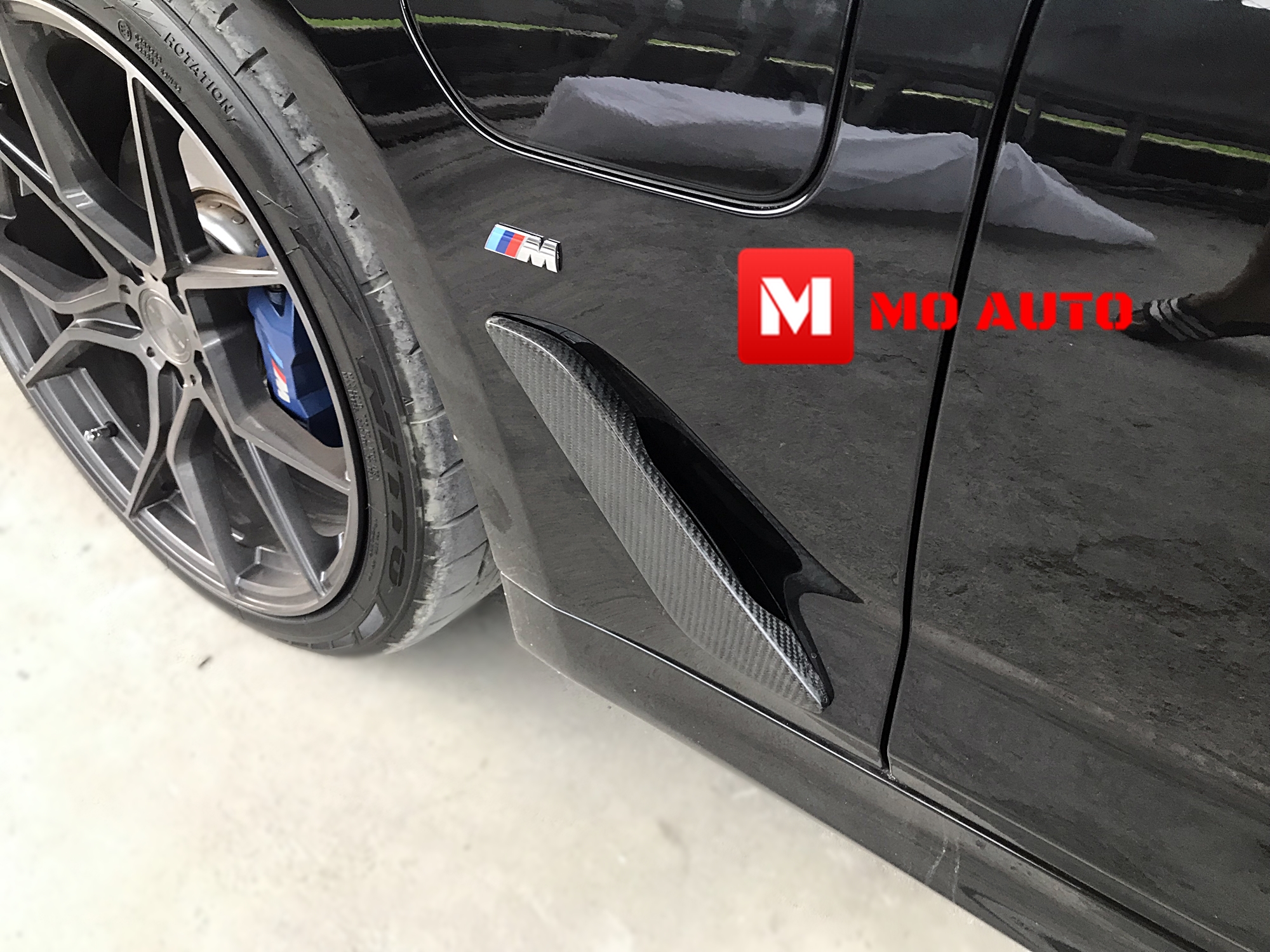 ครอบช่องระบายอากาศแก้มข้างเพียวคาร์บอน BMW G30