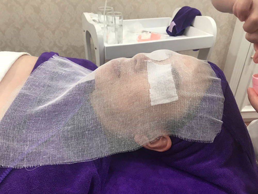 ผ้าก๊อซรองมาร์ค ประมาณ 330แผ่น/แบบม้วน ช่วยทำให้มาร์คเกาะติดผิวหน้าได้ดี และง่ายต่อการลอกมาร์คและทำความสะอาด