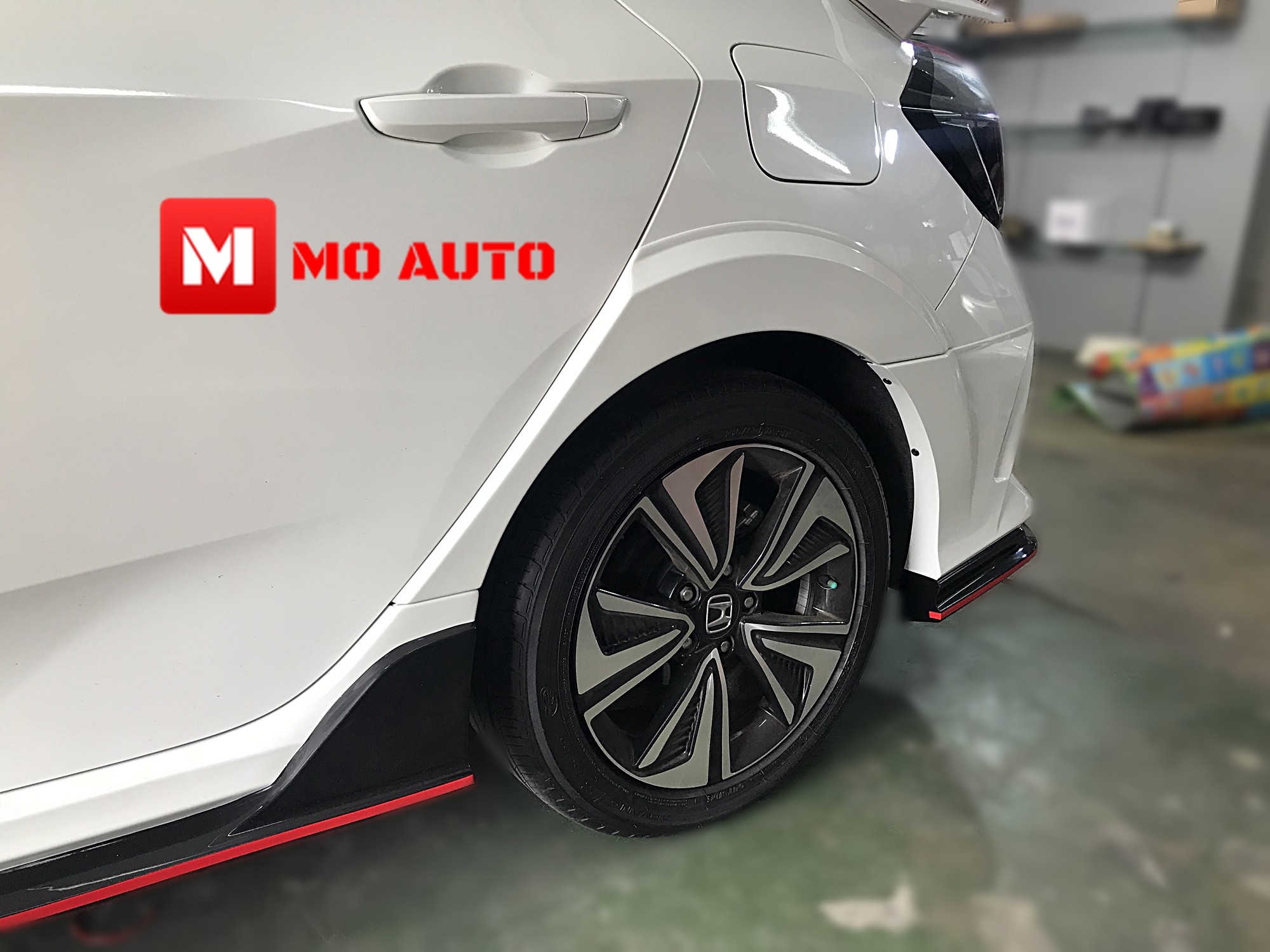 ชุดแต่ง TYPE-R CIVIC FK Hatchback แบบสวมทับ