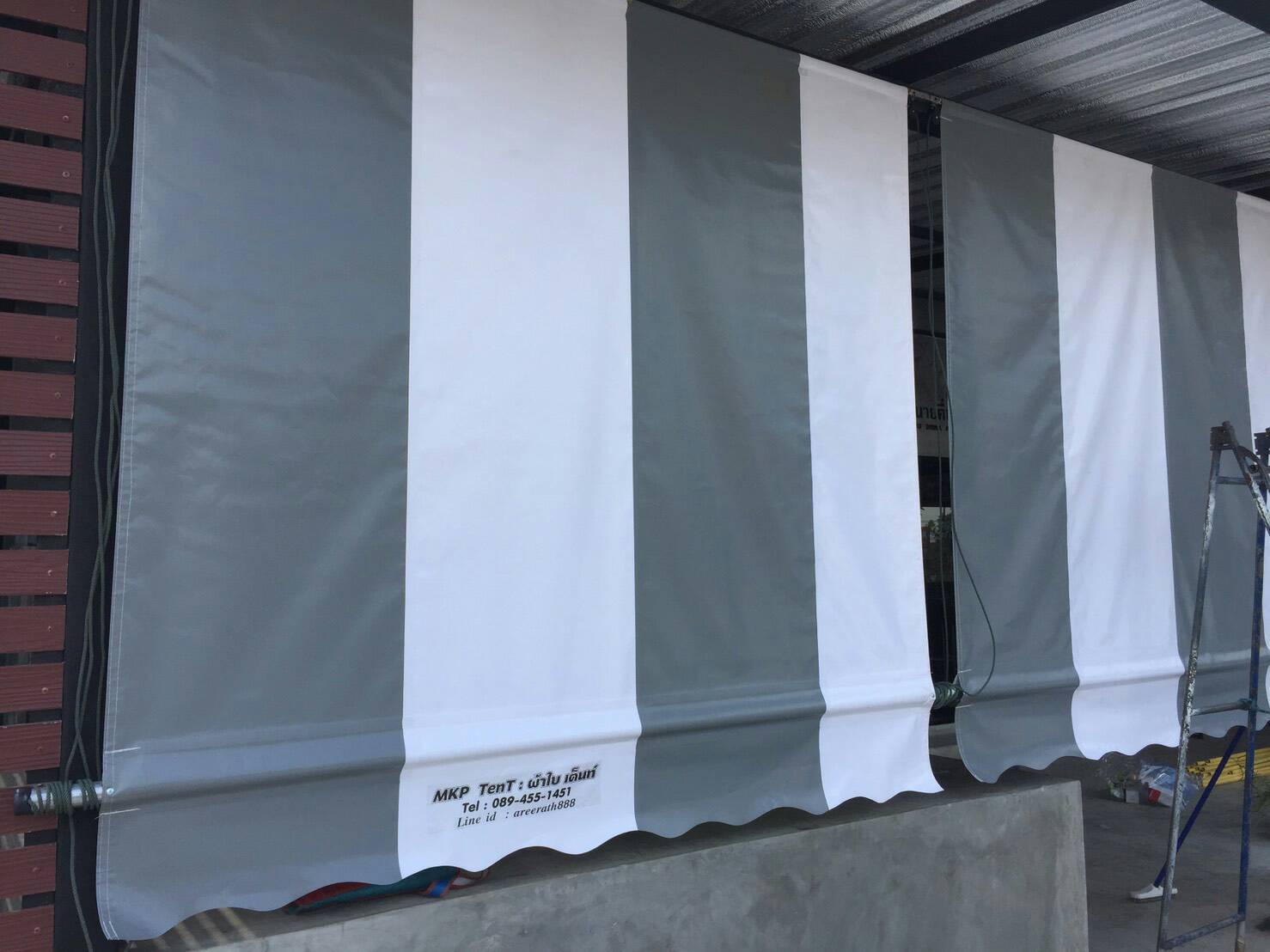 ผ้าใบชักรอก กว้าง2เมตร สูง1เมตร ทุกแบบ ทุกสี (ไม่รวมเสาค้ำ) ผ้าใบกันสาด ผ้าใบกันฝน ผ้าใบม้วนกันฝน ผ้าใบม้วนกันแดด ผ้าใบหน้าร้าน มีทุกสี 2m x 1m