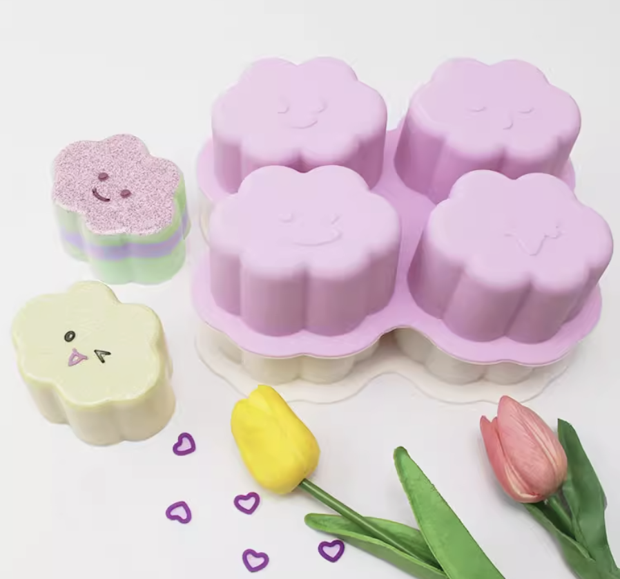 แม่พิมพ์ซิลิโคน ก้อนเมฆ หน้ายิ้ม 4 ช่อง 6.2*8*4.5cm 150 g 005599