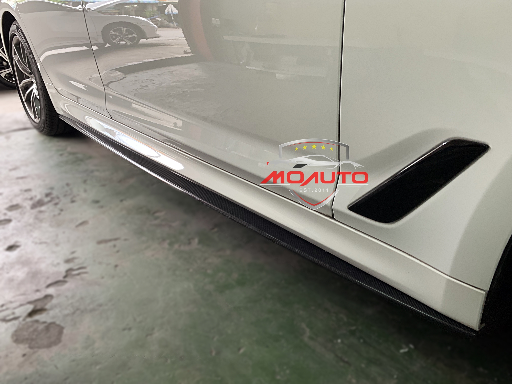 ลิ้นสเกิร์ตข้าง คาร์บอน แท้ / ดำเงา BMW G30