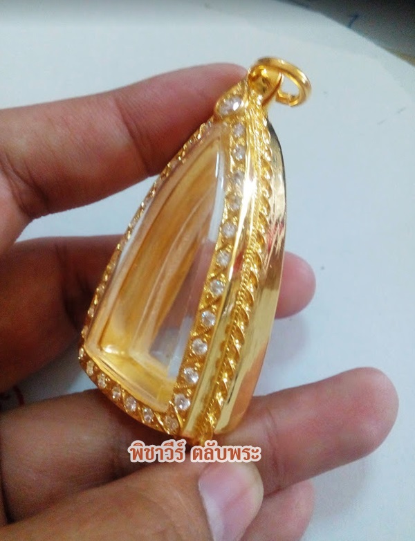 ตลับเงินฝังพลอยใส่พระกริ่ง ชุบไมครอน