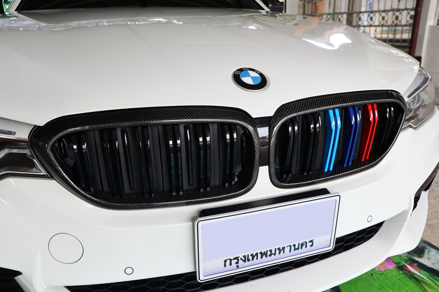 กระจังหน้าคาร์บอนแท้ ซี่คู่ 3สี ทรง M5 BMW G30