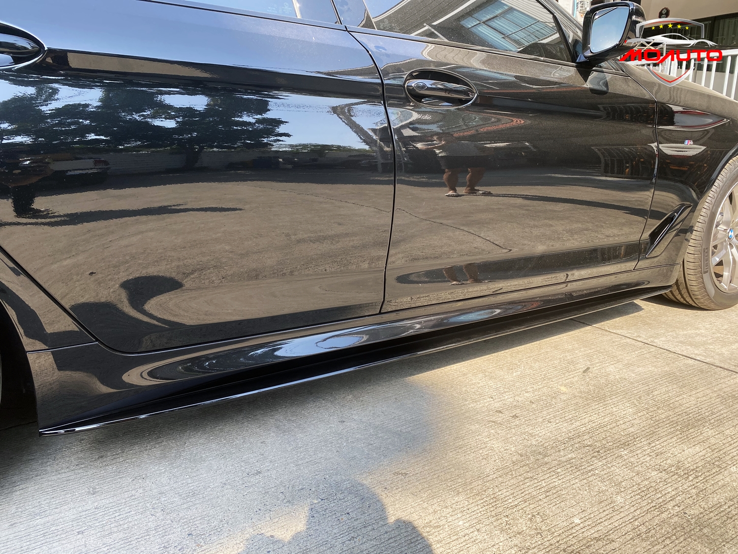 ลิ้นสเกิร์ตข้าง คาร์บอน แท้ / ดำเงา BMW G30