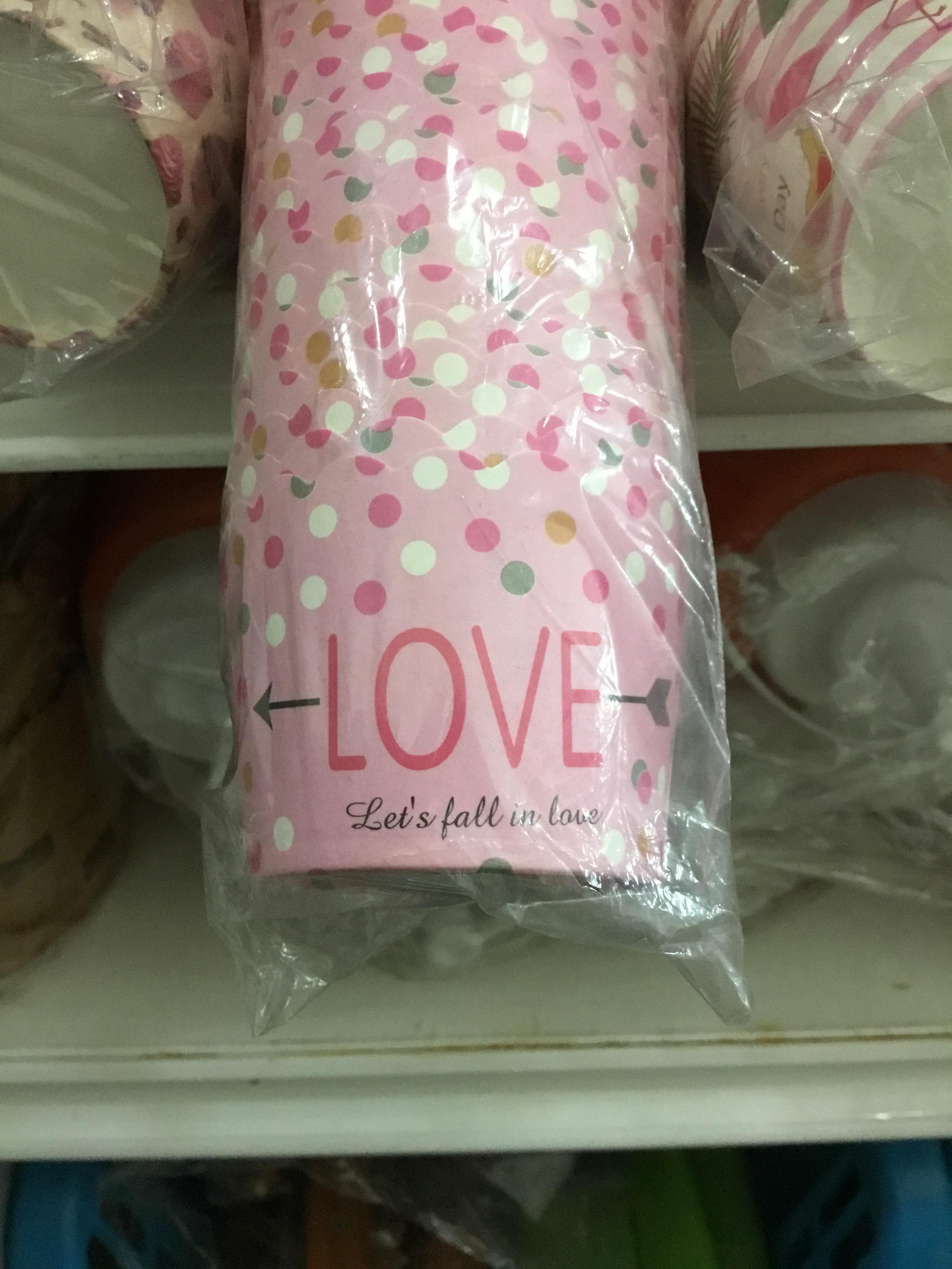 ถ้วยปาเนตโทน ลาย Love ขนาดเล็ก ลายน่ารัก