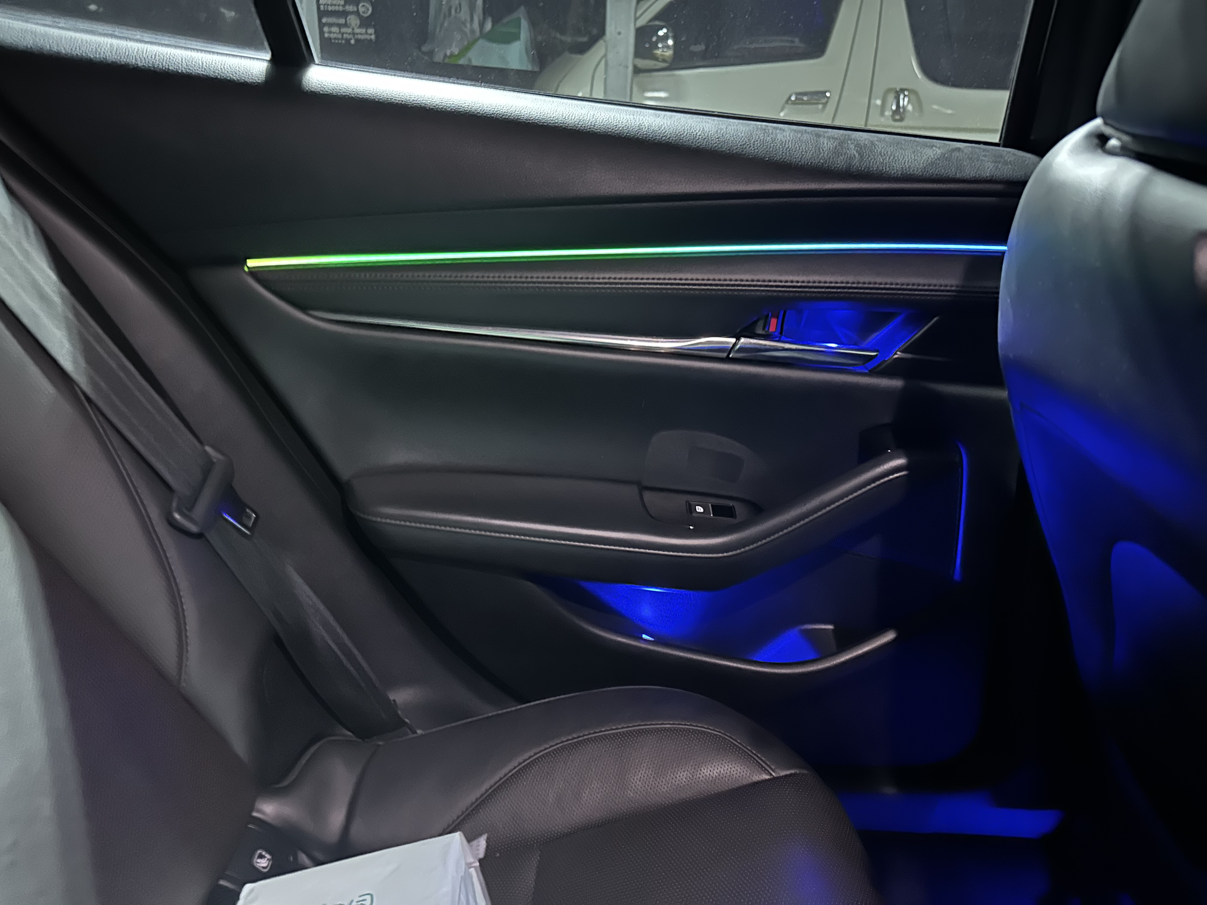 ไฟ Ambient light ภายใน Mazda 3