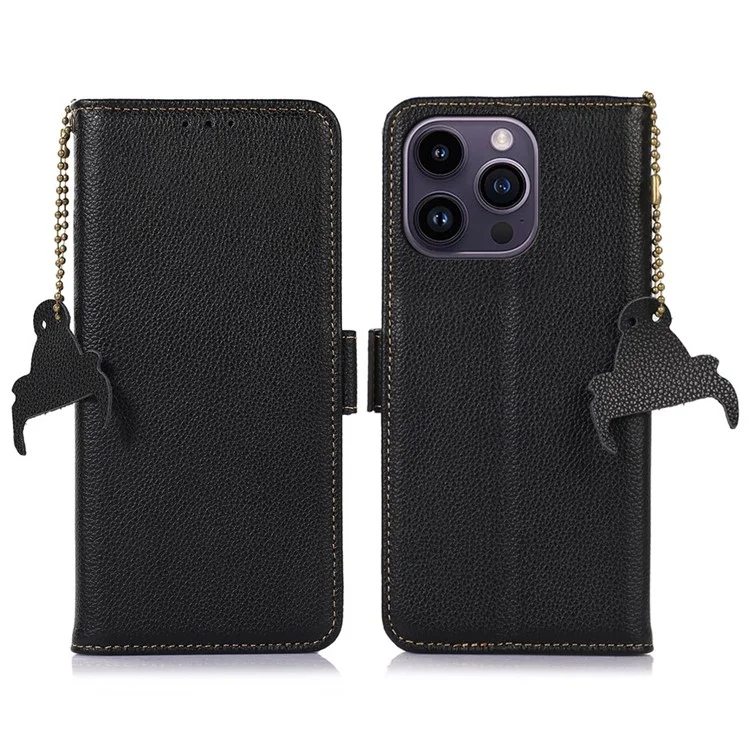Case iPhone 16 Pro # Pre-order * ผลิตจากหนังวัวแท้เนื้อลิ้นจี่และ TPU ให้ความรู้สึกสบายมือ และมาพร้อมกับสายโซ่เล็กๆ ประดับตกแต่ง *