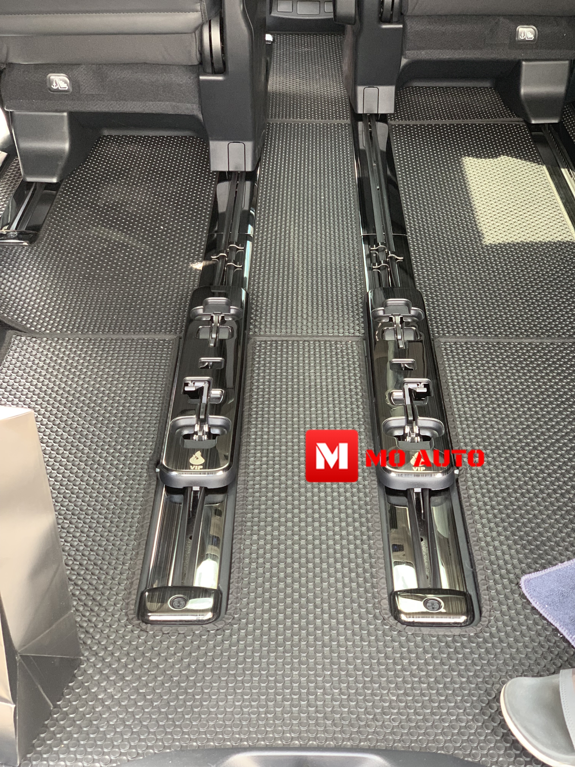 ครอบรางเลื่อนสแตนเลท 304 ALPHARD / VELLFIRE 2016-2022