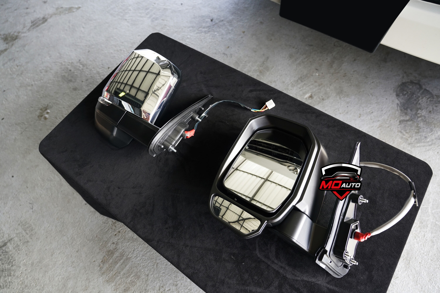 กระจกมองข้างรถตู้ ทรง Majesty สำหรับ Hiace 200 / COMMUTER / VENTURY