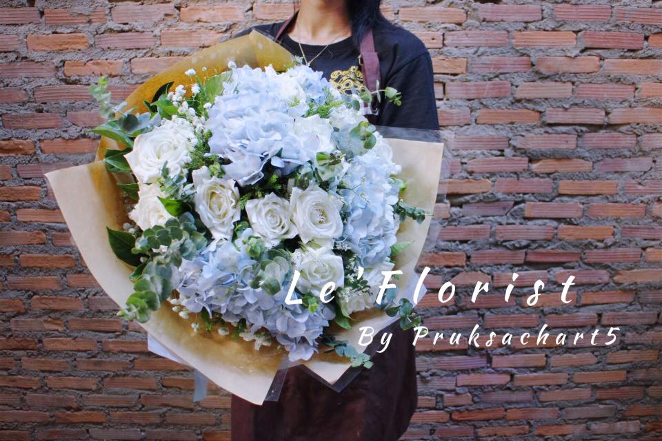 Hydrengea + White rose bouquet