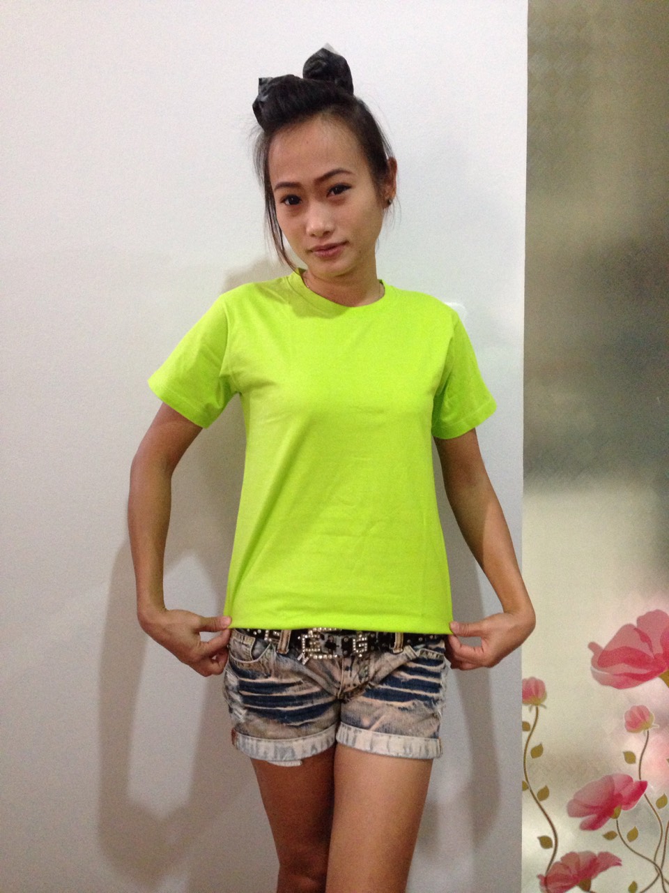 เสื้อยืด สีเขียวมะนาว S คอกลม