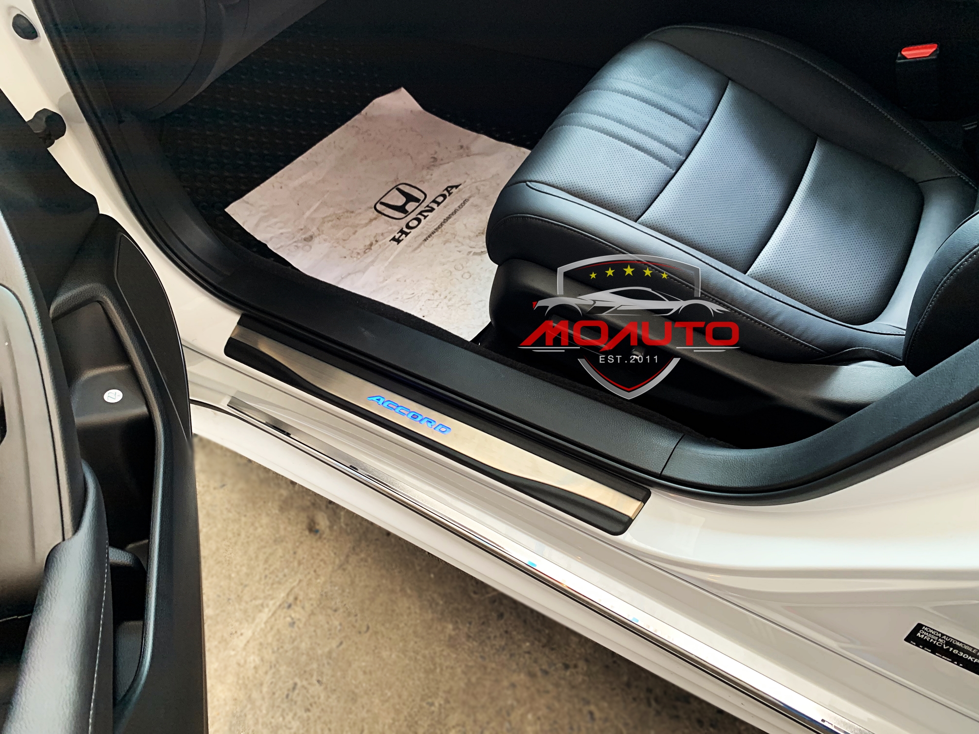 สคับเพลท LED กันรอยชายบันได ACCORD G10