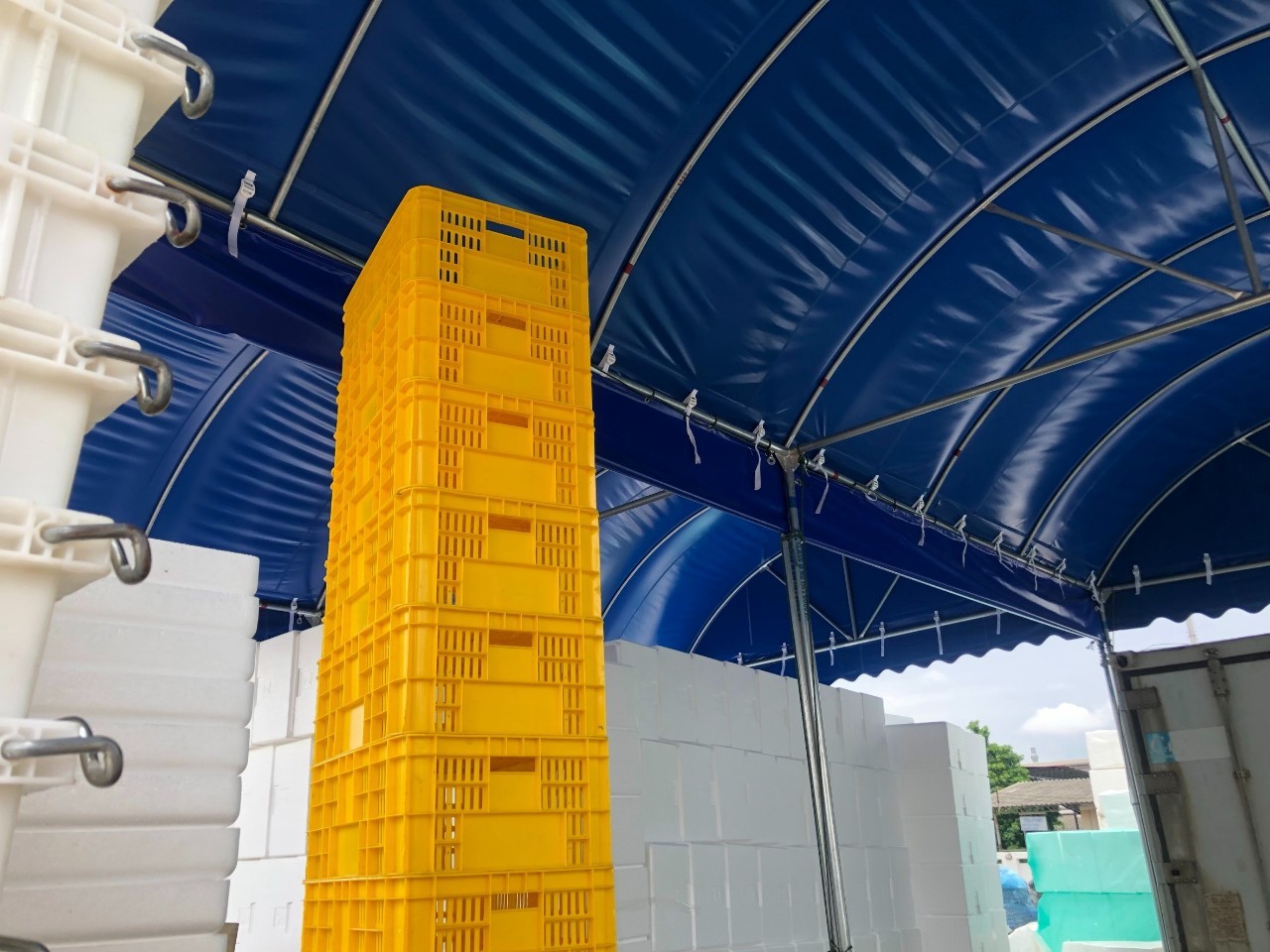 เต็นท์โค้ง ขนาด กว้าง5เมตร x ยาว10 เมตร สูง2.5เมตร เต็นท์ผ้าใบทรงโค้ง เต็นท์ทรงโค้ง เต็นท์งานพิธี เต็นท์งานวัด เต็นท์จอดรถ