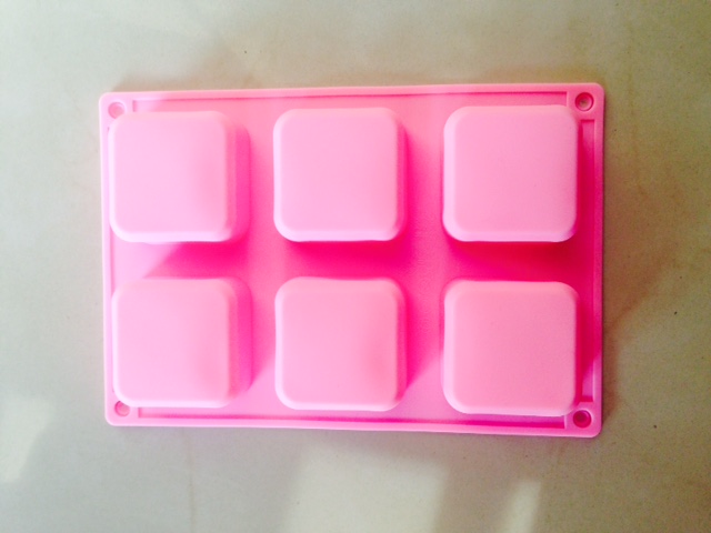 แม่พิมพ์ซิลิโคน รูปสี่เหลี่ยมจัตุรัส 6 ช่อง 70g..