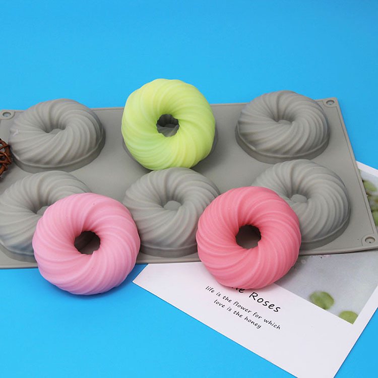 แม่พิมพ์ซิลิโคนโดนัทเกลียว 6 ช่อง 8*2 CM 70-75g 004350