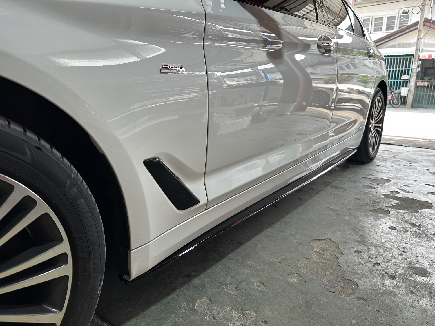 ลิ้นสเกิร์ตข้าง คาร์บอน แท้ / ดำเงา BMW G30