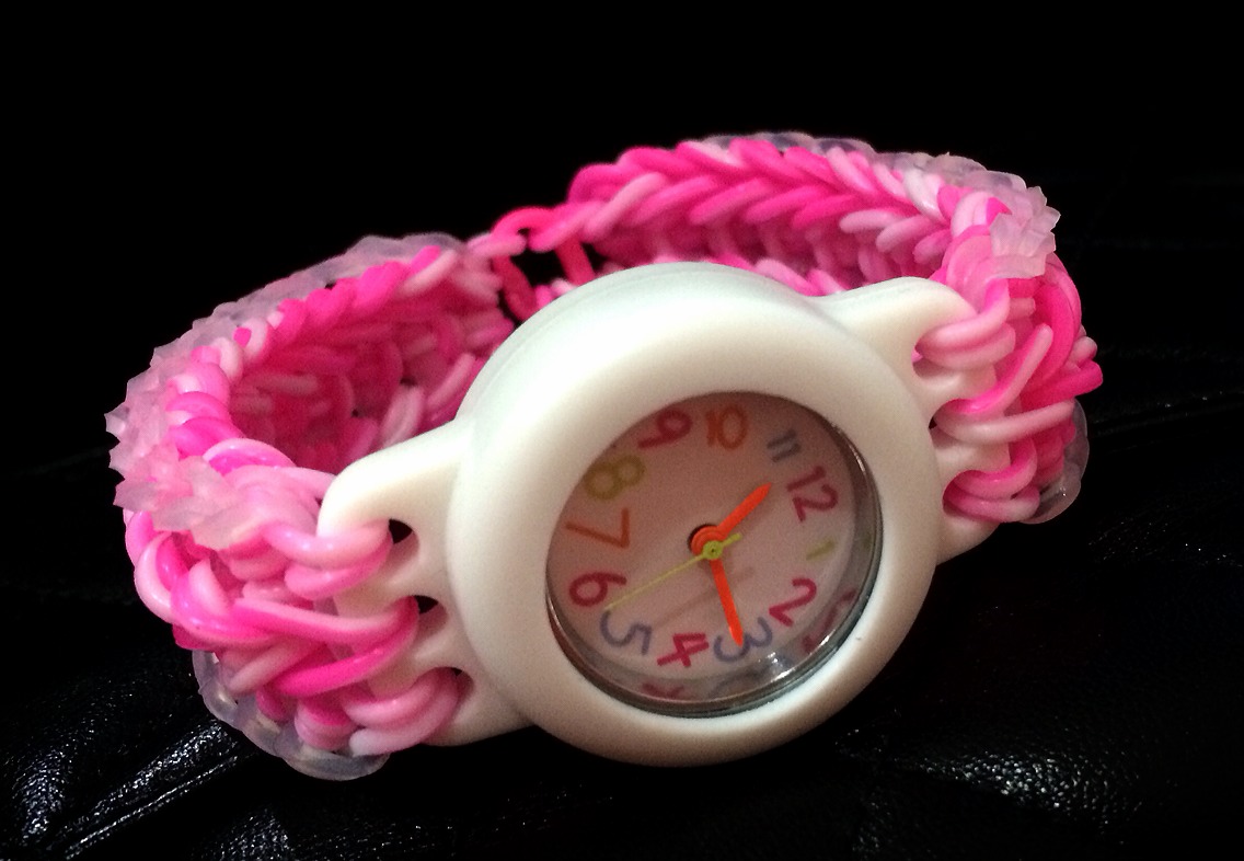 นาฬิกาข้อมือด้วยยางถัก loombands