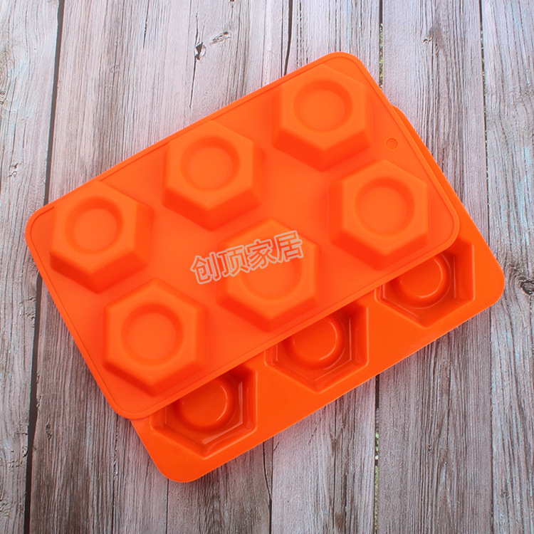 แม่พิมพ์สบูซิลิโคนรูป 6 เหลี่ยม 6 ช่อง 8.8*7.5*2.5 cm. 70 g