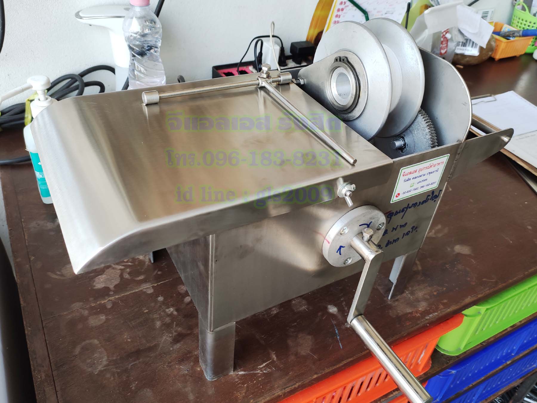 เครื่องมัดไส้กรอกมือหมุน