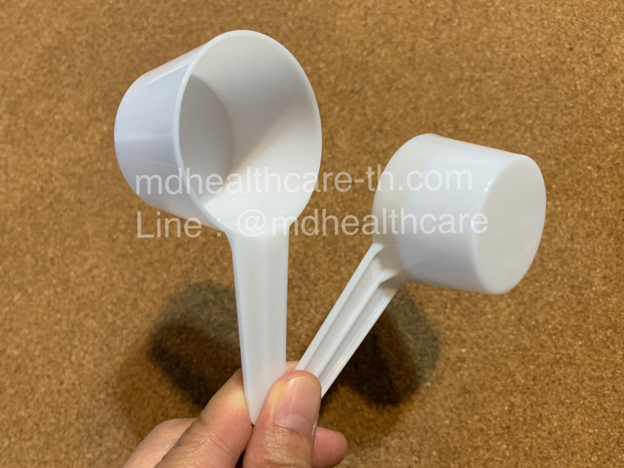 ช้อนตวงพลาสติก 20g./40ml.(cc.) ยาว9.5cm สีขาว (10ชิ้น/ชิ้นละ 4.5บาท)