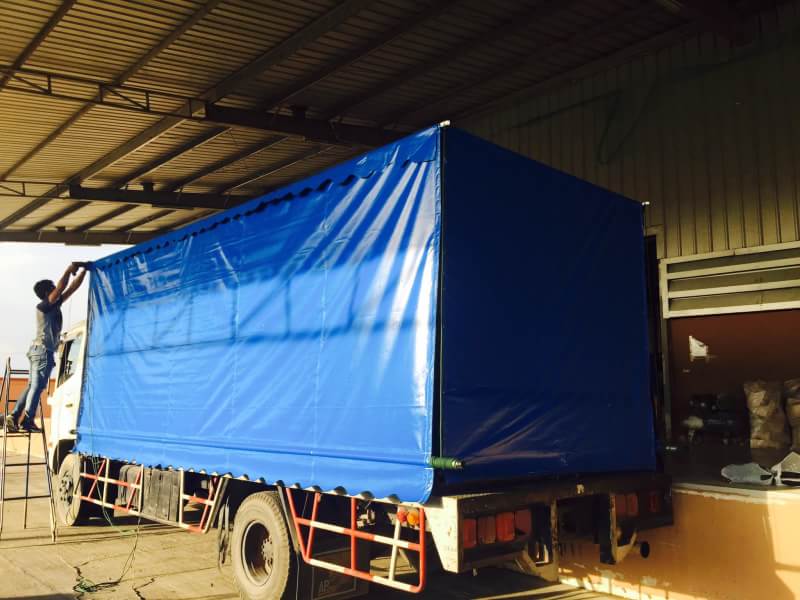 ผ้าใบกันฝน ขนาดกว้าง 12m x ยาว 4m ผ้าใบคลุมสินค้า ผ้าใบกันน้ำ ผ้าใบกันแดด ผ้าใบคูนิล่อน ผ้าใบคลุมคอกรถระบะ ผ้าใบคลุมรถสิบล้อ ผ้าใบกูบรถไฟ ผ้าใบรถบรรทุก kunilon อย่างดี