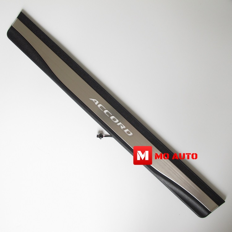 สคับเพลท LED กันรอยชายบันได ACCORD G10