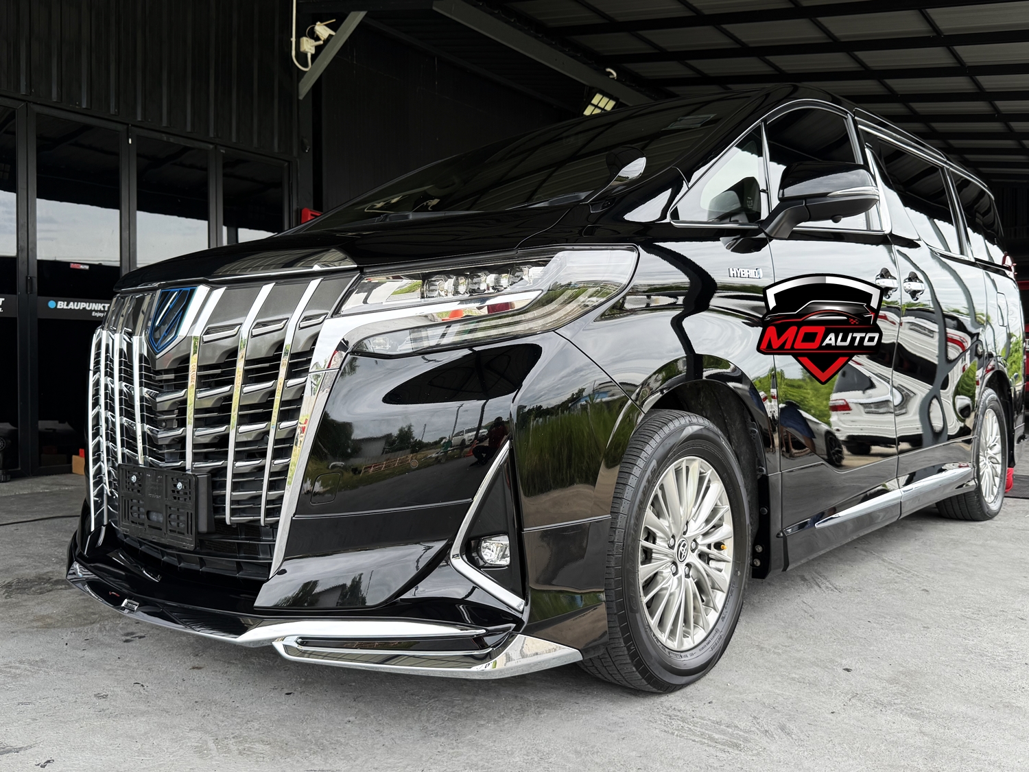 ชุดแต่งรอบคัน ALPHARD 30 HYBRID X ทรง Modellista