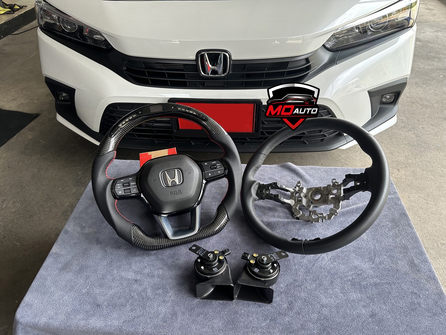 พวงมาลัย LED คาร์บอนแท้ CIVIC FE