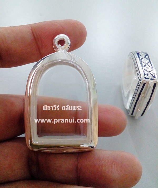 ตลับเงินขัดเงาใส่พระซุ้มกอ