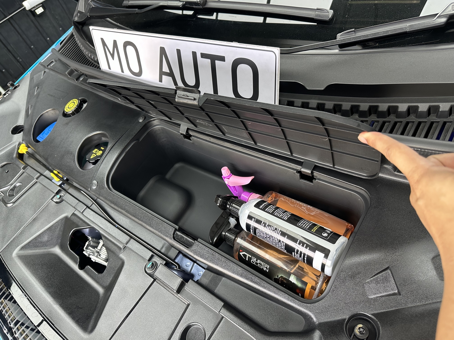 แผ่นปิดใต้ฝากระโปรงหน้าพร้อมช่องเก็บของ BYD DOLPHIN