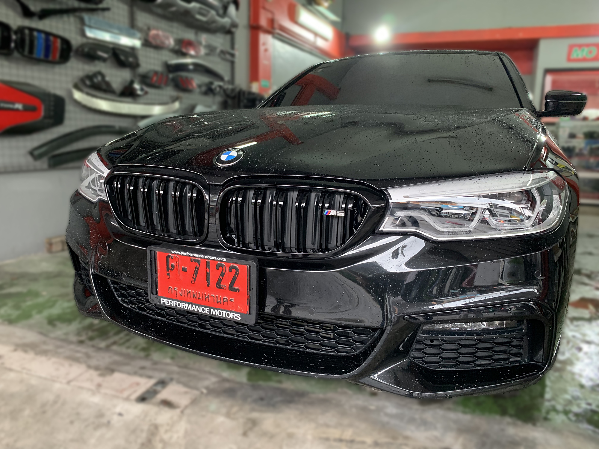 กระจังหน้า ทรง M5 ซี่คู่ ดำเงา BMW G30