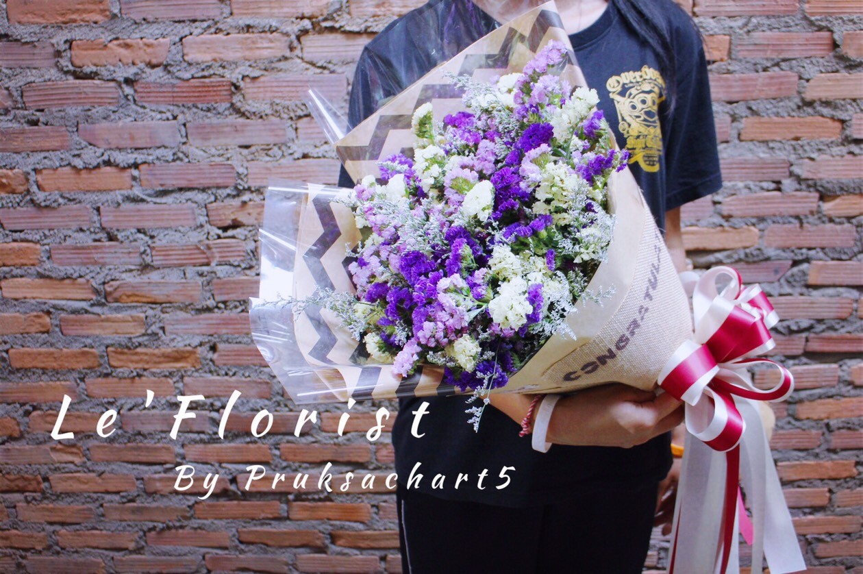 statice flower bouquet