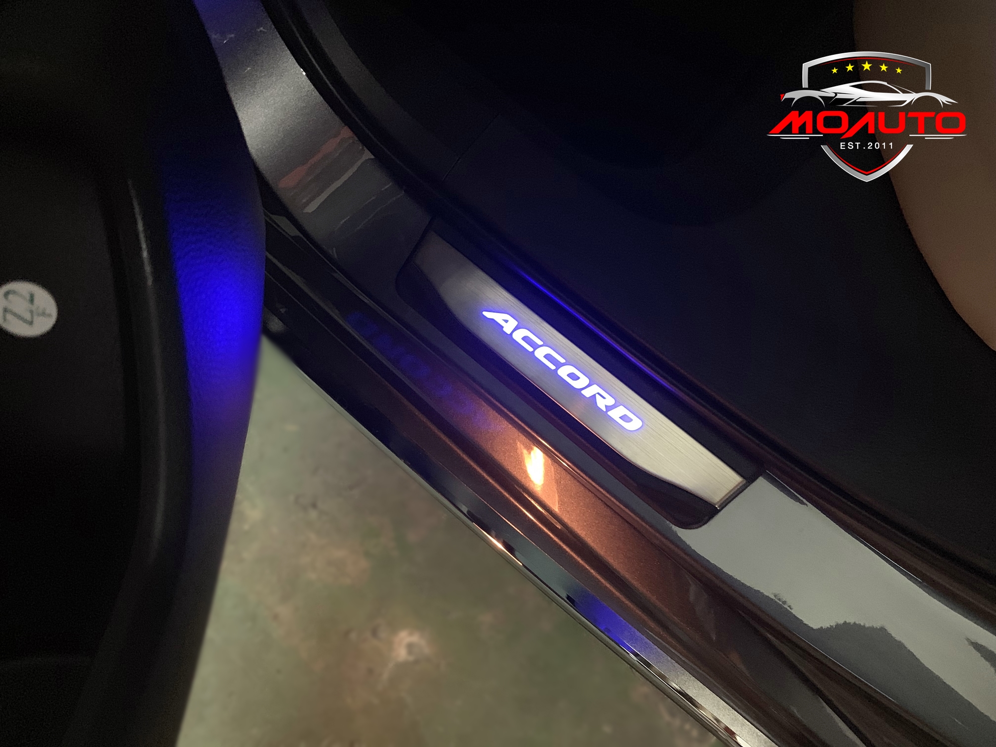 สคับเพลท LED กันรอยชายบันได ACCORD G10