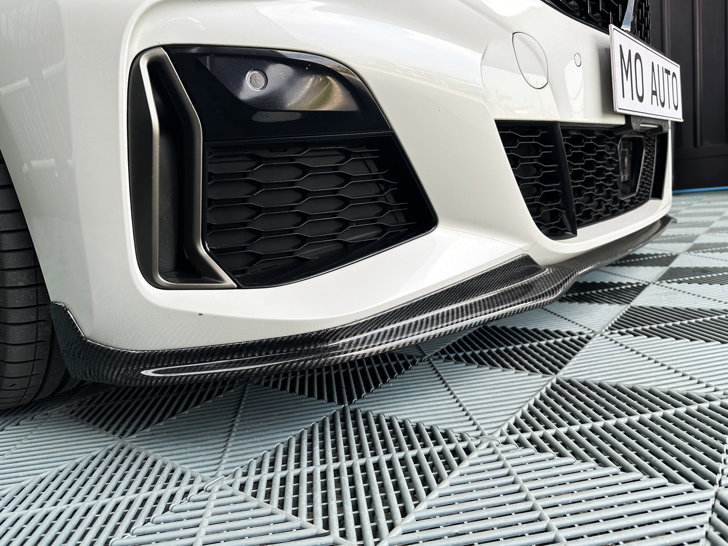 ลิ้นหน้า BMW G20 ทรง MP2