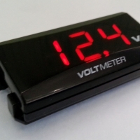 วัดโวลท์ตัวใหญ่ 12 V ดิจิตอล ไฟสีแดง