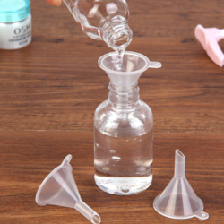 กรวยพลาสติก ขนาดเล็ก (100ชิ้น)