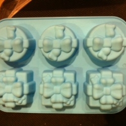 แม่พิมพ์ รูปกล่องของขวัญ 8.5x4cm