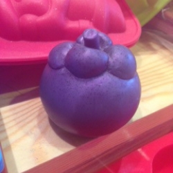 แม่พิมพ์ซิลิโคน รูปมังคุด 3D 120g ผลิตขั้นต่ำ 5 ชิ้น //