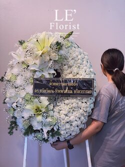 พวงหรีดพิษณุโลก ดอกไม้สดไม้กระดาน thai modern