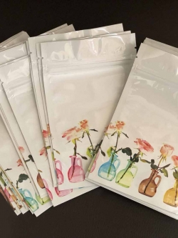 ซองฟรอยด์ซิปล๊อคใส่สบู่ลายดอกไม้แจกันขนาด 9*11cm. 100 ชิ้น