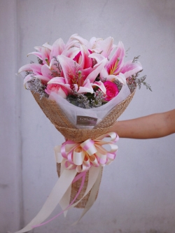 ช่อลิลลี่ชมพู ผสมกุหลาบ