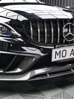 ลิ้นหน้าเพียวคาร์บอนแท้ B2 สำหรับ W205 4 ประตู ก่อน Facelip