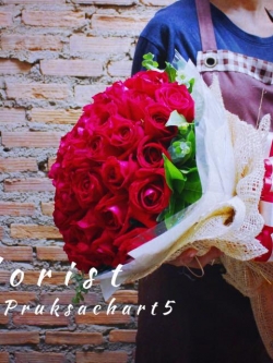 B15ช่อกุหลาบแดงไทย50ดอก