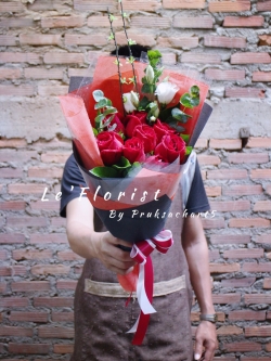 Thai red rose bouquet(Fresh flower)