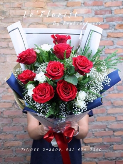 B55 Red Kenya Rose bouquet