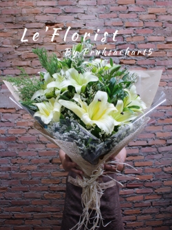 premium lily yellow bouquet