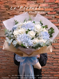 ช่อไฮเดรนเยียฟ้าผสมกุหลาบนอก