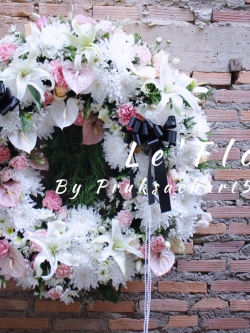 W25 Mix Flowers Wreath on Board